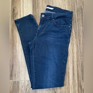 Levi's Women's 711 Skinny Jeans